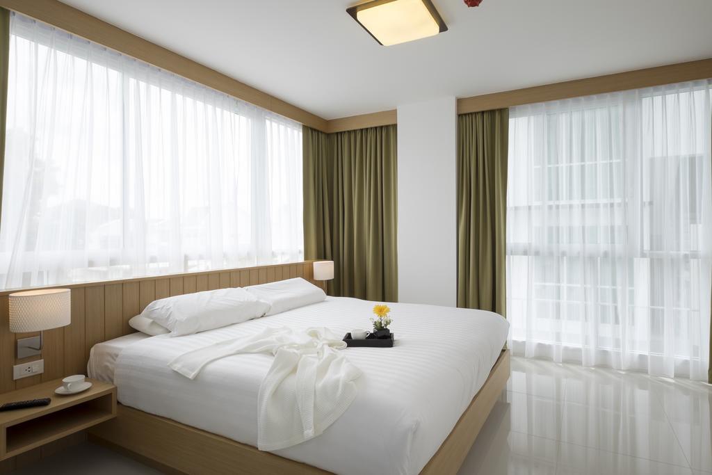 Modern Thai Suites Phuket الغرفة الصورة
