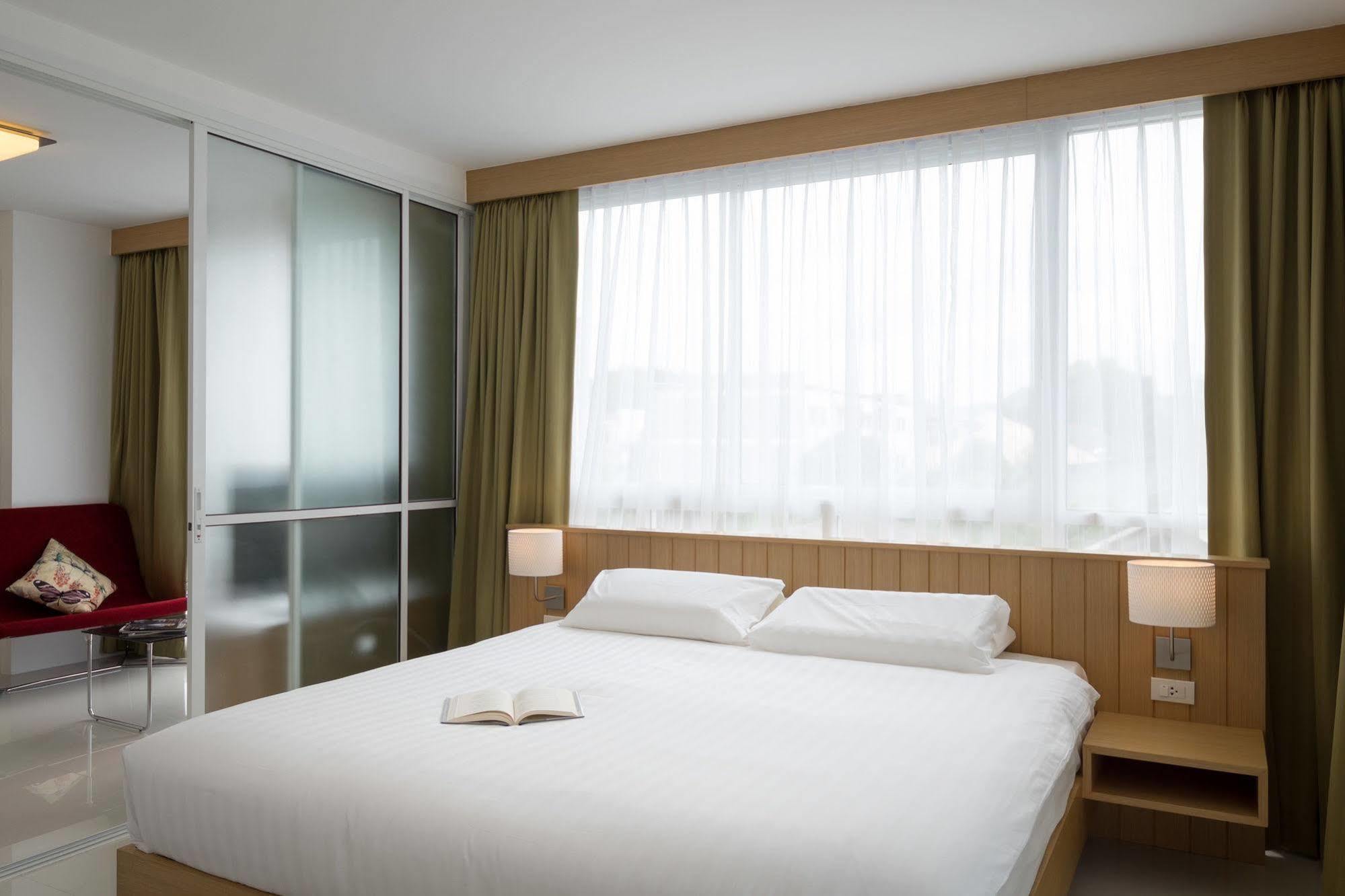 Modern Thai Suites Phuket المظهر الخارجي الصورة