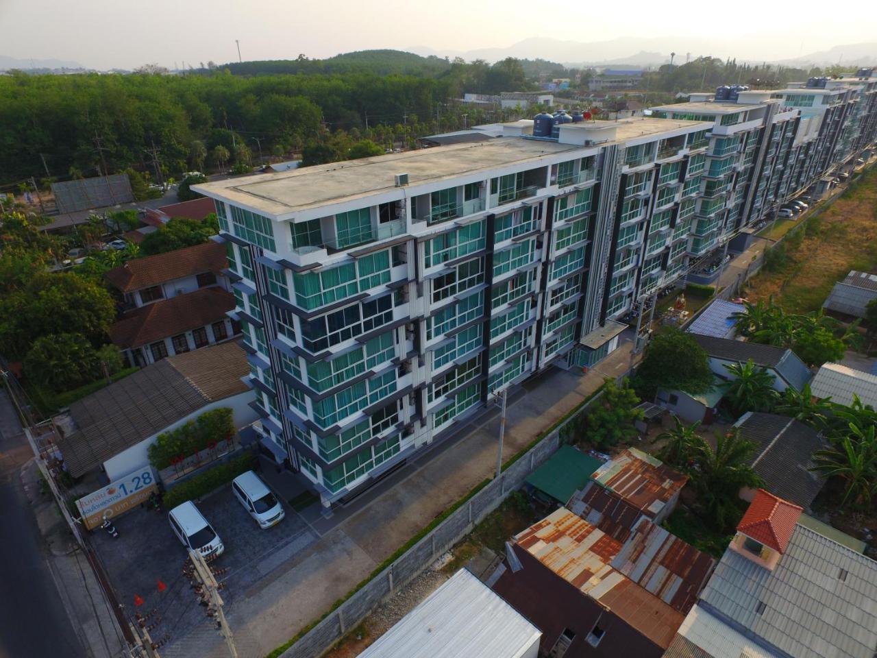 Modern Thai Suites Phuket المظهر الخارجي الصورة